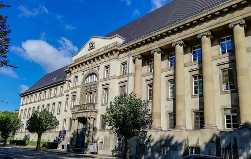 Exkursion: Tief im Westen. Vom Nordwall bis zum Südbahnhof – Stadtspaziergang mit Georg Opdenberg