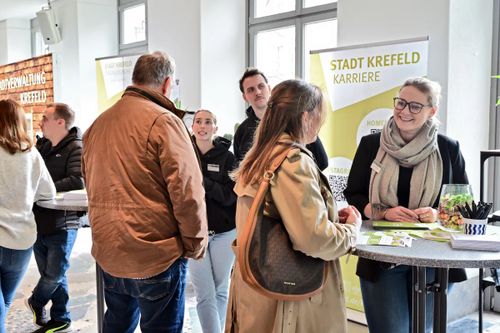 Open Air Ausbildungsmesse am BerufsbildungsCampus Moers