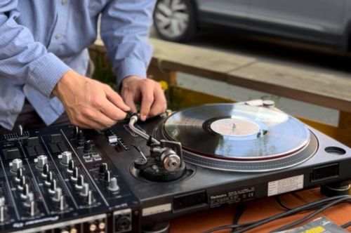 Records & Filter | Listening Café