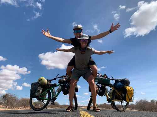 GRENZGANG: Zwei Frauen, zwei Räder, ein Zelt