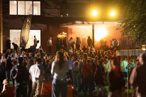 FestiWall: Feiern bei Eäte.Drenke.Danze